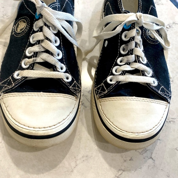 Crocs black and white shoes - Picture 2 of 10